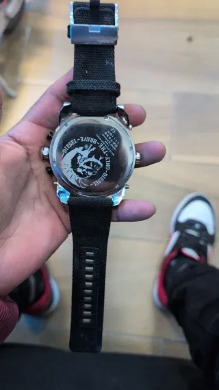 Reloj Diesel Negro y Dorado