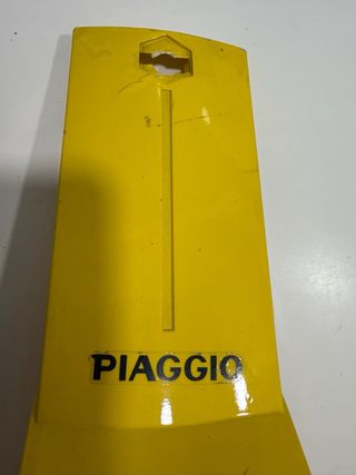 Nariz Vespa PX Correos Amarilla