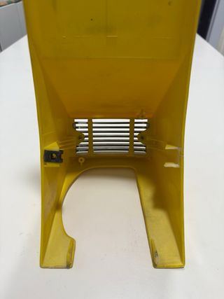 Nariz Vespa PX Correos Amarilla