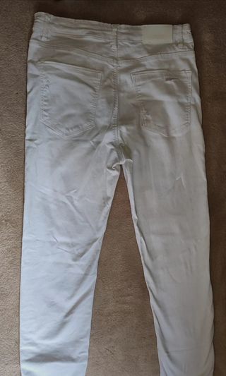 Pantalón vaquero blanco Stradivarius Tiro alto