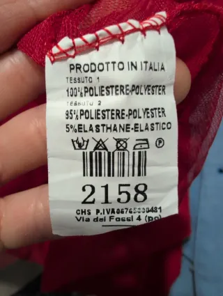 Vestido de fiesta rojo con tul