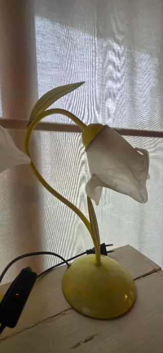 Lámparas de mesita flor blanca y amarilla