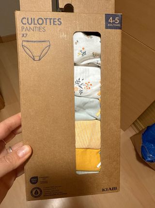 Braguitas niña Hay 6 nuevas sin sacar de la caja