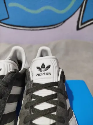 Adidas Gazelle Gris y Blanco