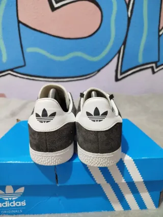 Adidas Gazelle Gris y Blanco