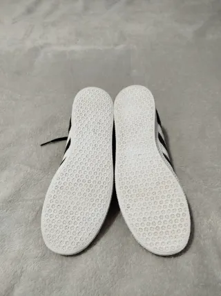 Adidas Gazelle Gris y Blanco