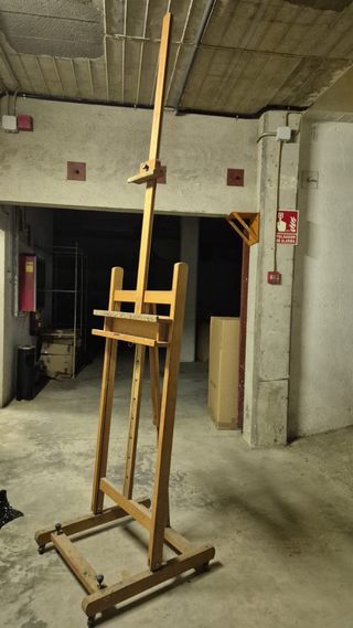 Caballete de madera para pintar
