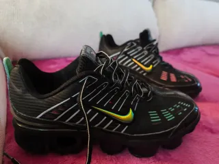 Nike Air VaporMax 360 Negro Dorado