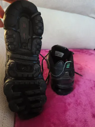 Nike Air VaporMax 360 Negro Dorado