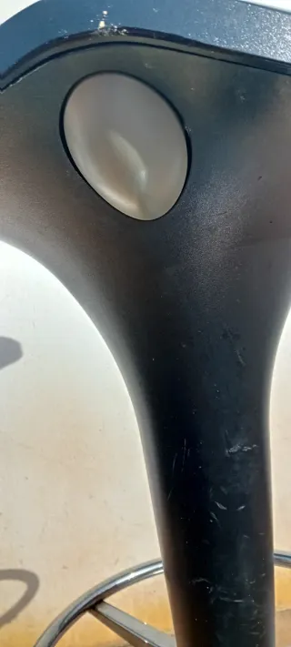 Banqueta alta negra y plateada