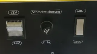 Cargador de Baterías Coche