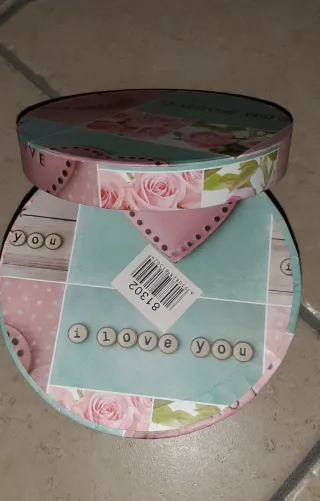 Scatola regalo rotonda decorata