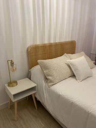 Cabecero madera natural 135cm ratán