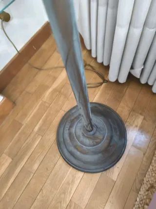 Lámpara de pie Tiffany verde y amarilla