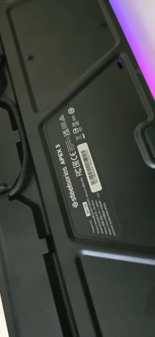 Set accessori gaming con tastiera, mouse e cuffie