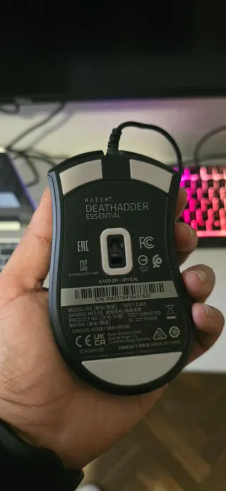 Set accessori gaming con tastiera, mouse e cuffie