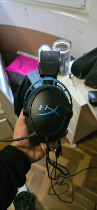 Set accessori gaming con tastiera, mouse e cuffie