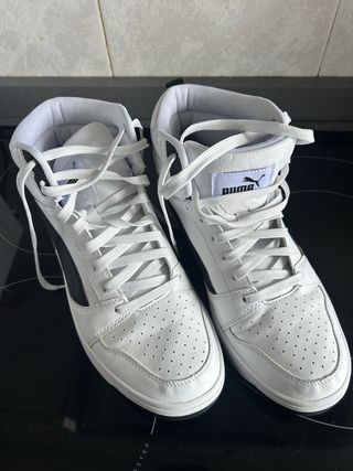 Zapatillas Puma altas blancas y negras