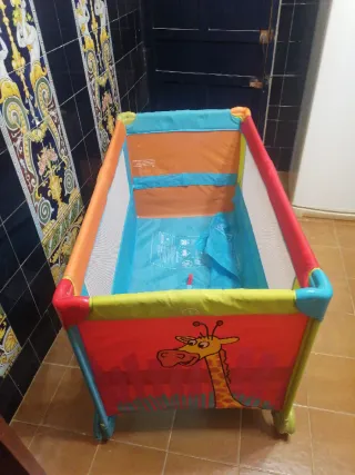 Cuna de viaje con colchón