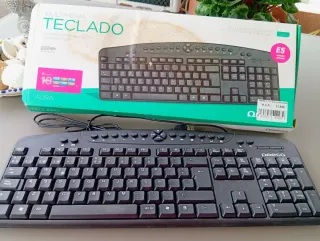 Teclado Multimedia Omega USB Plug and Play