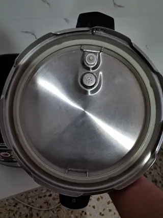 Robot/Olla de presión Orbegozo