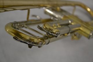 Trompeta Yamaha Xeno 8345G Sib RawBrass