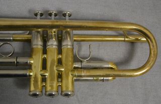 Trompeta Yamaha Xeno 8345G Sib RawBrass