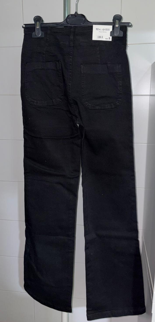 Pantalón recto negro (varias tallas disponibles)