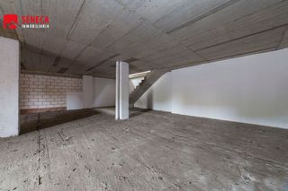 Local comercial en alquiler en Huerta de la Reina - Trassierra en Córdoba