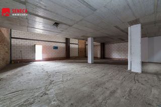 Local comercial en alquiler en Huerta de la Reina - Trassierra en Córdoba