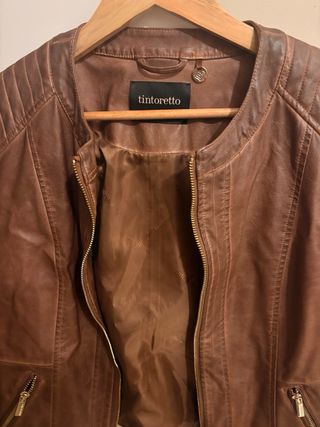 Chaqueta de cuero marrón