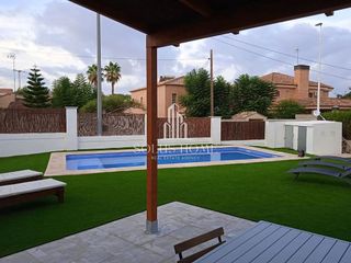 Chalet en alquiler en San Antonio de Benagéber