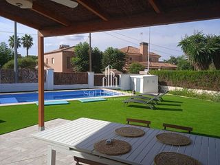 Chalet en alquiler en San Antonio de Benagéber