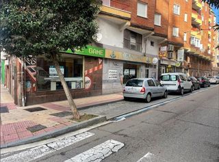 Local comercial en alquiler en Pº Zorrilla - Cuatro de Marzo en Valladolid