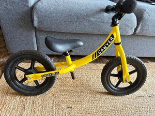 Bicicleta Sawyer sin pedales amarilla
