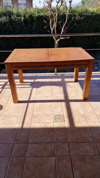 Mesa de teca extensible