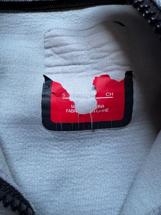 Felpa con capucha Nike gris