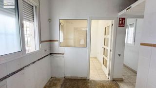 Local comercial en alquiler en Girón - Las Delicias - Tabacalera en Málaga