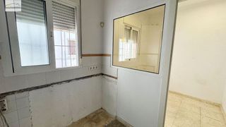 Local comercial en alquiler en Girón - Las Delicias - Tabacalera en Málaga