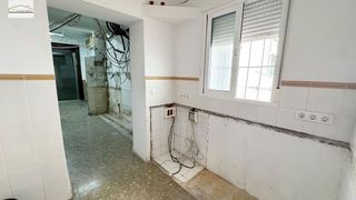 Local comercial en alquiler en Girón - Las Delicias - Tabacalera en Málaga