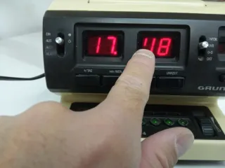 Radio despertador Grundig Sono-Clock 550A Vintage