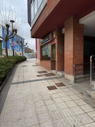 Local comercial en alquiler en Fuentecillas - Universidades en Burgos