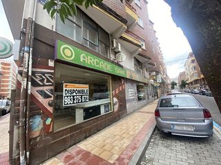 Local comercial en alquiler en Pº Zorrilla - Cuatro de Marzo en Valladolid