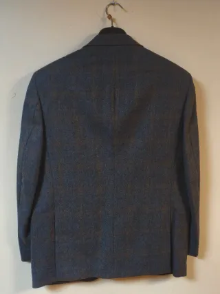 Chaqueta de traje azul y marrón