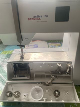 Máquina de coser BERNINA activa 130