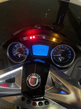 Piaggio X10 350 Executive Maxi Scooter