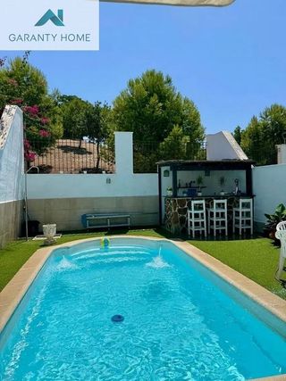 Casa adosada en venta en Polígonos - Recinto Ferial Cortijo de Torres en Málaga