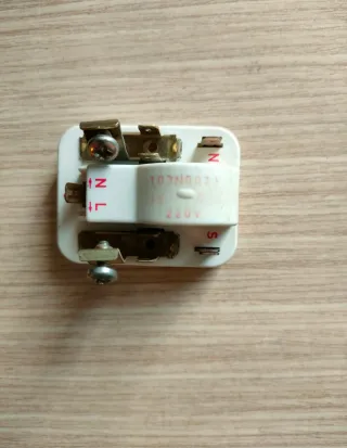 Relé de arranque frigorífico Bosch ksv4220