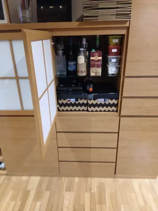 Mueble de salón madera y blanco