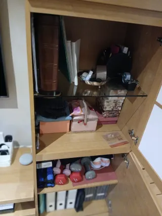 Mueble de salón madera y blanco